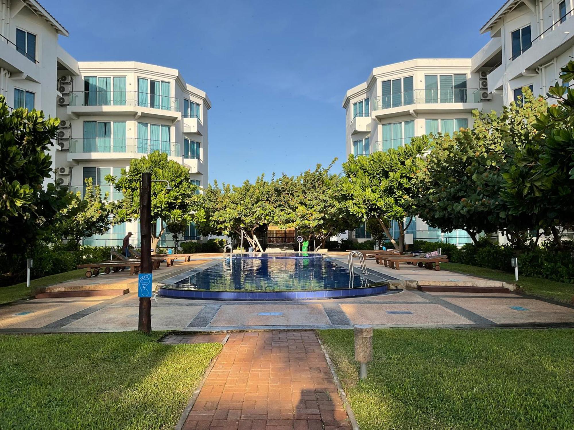 Luxury Penthouse, Nilaveli Apartment Trincomalee Bagian luar foto