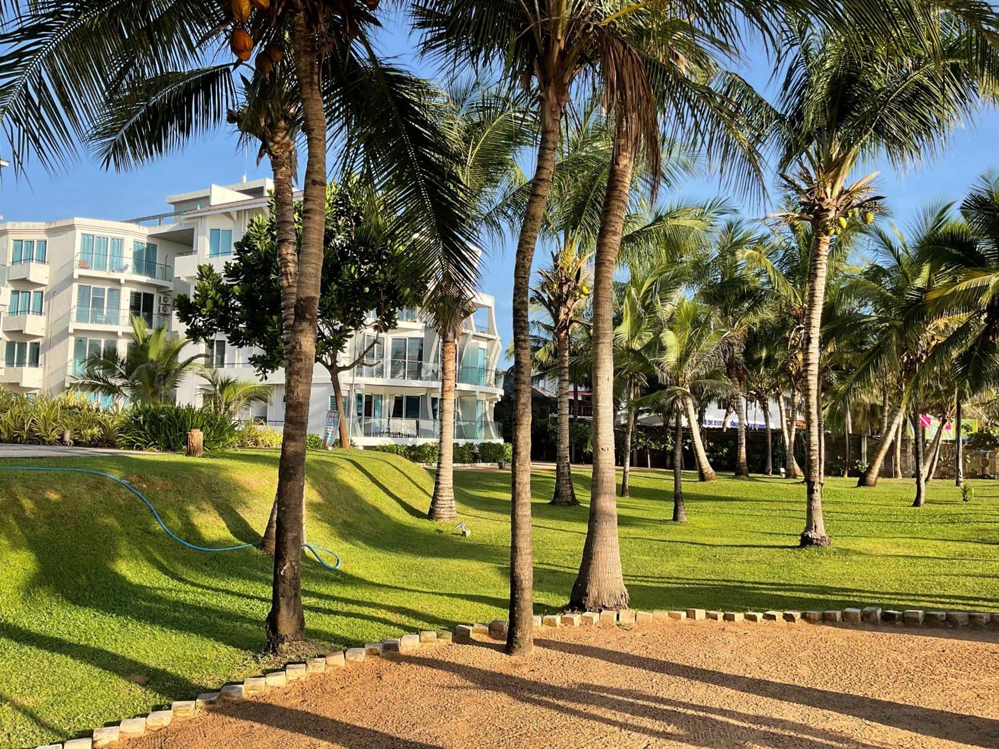 Luxury Penthouse, Nilaveli Apartment Trincomalee Bagian luar foto